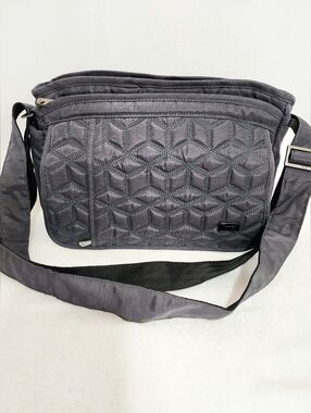 Lug Wings Gray Quilted Crossbody Bag Organizer Travel Purse Multi Pocket Purse